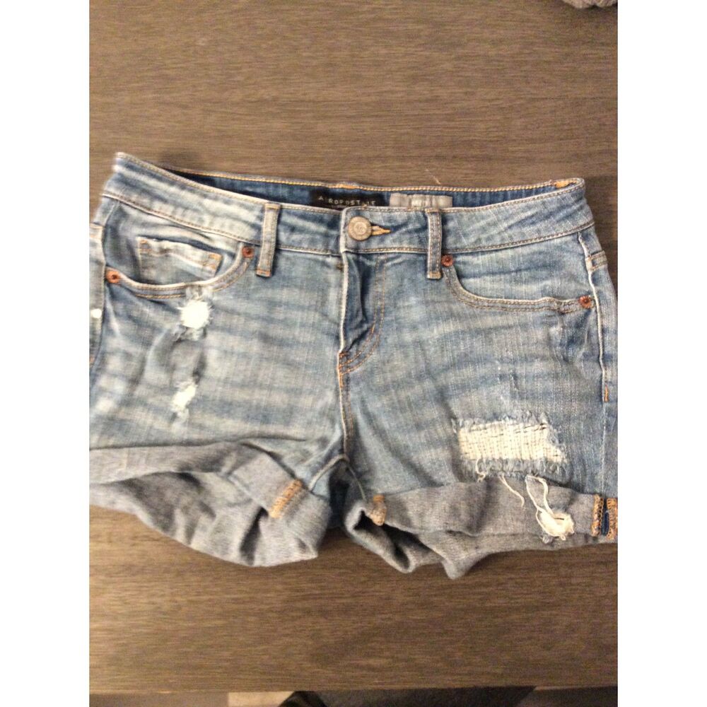 Aeropostale Midi denim stretch distressed shorts Size 2 Women's